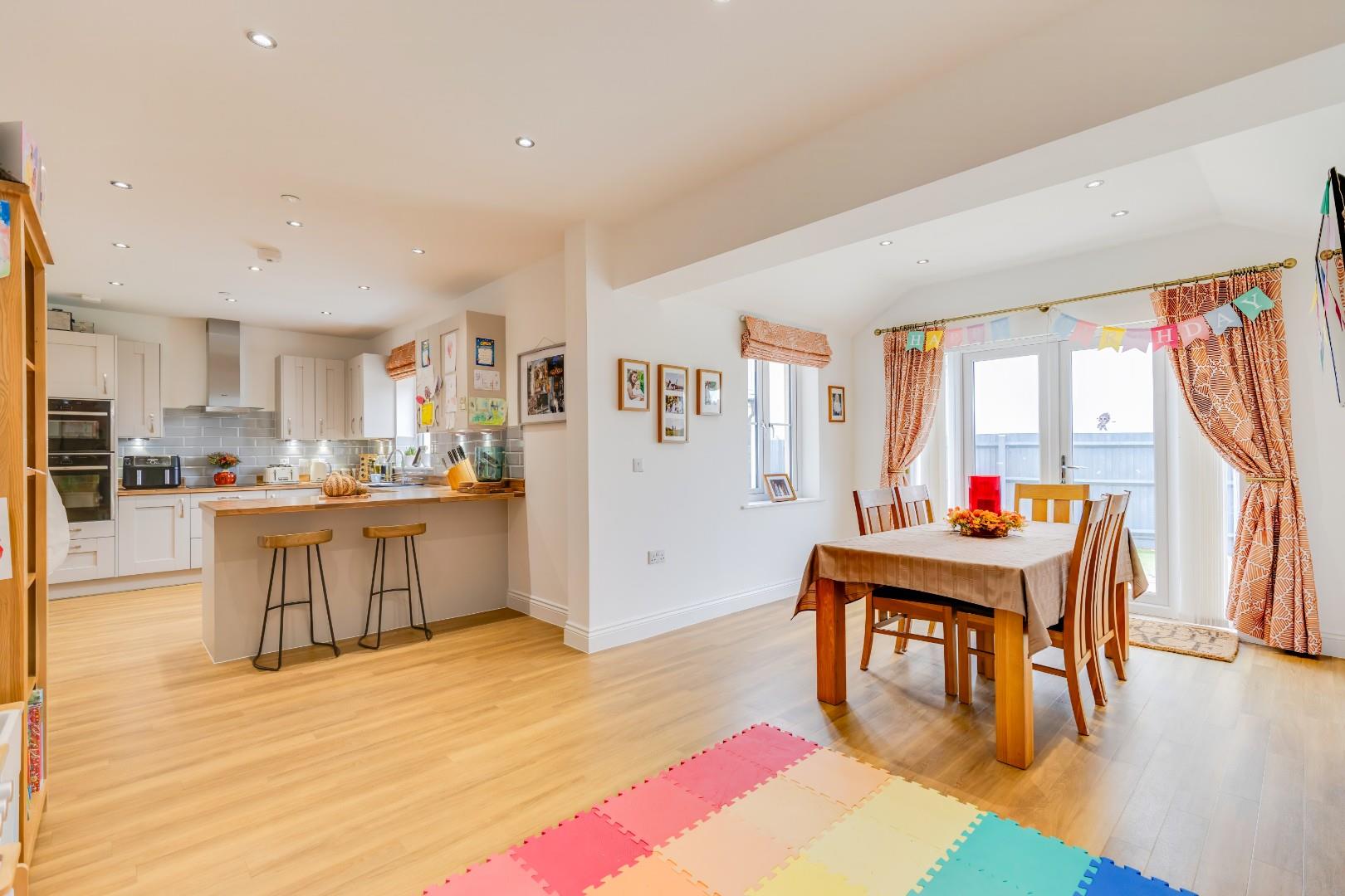 30 Court Close, Aberthin, Nr Cowbridge, Vale of Glamorgan, CF71 7EH